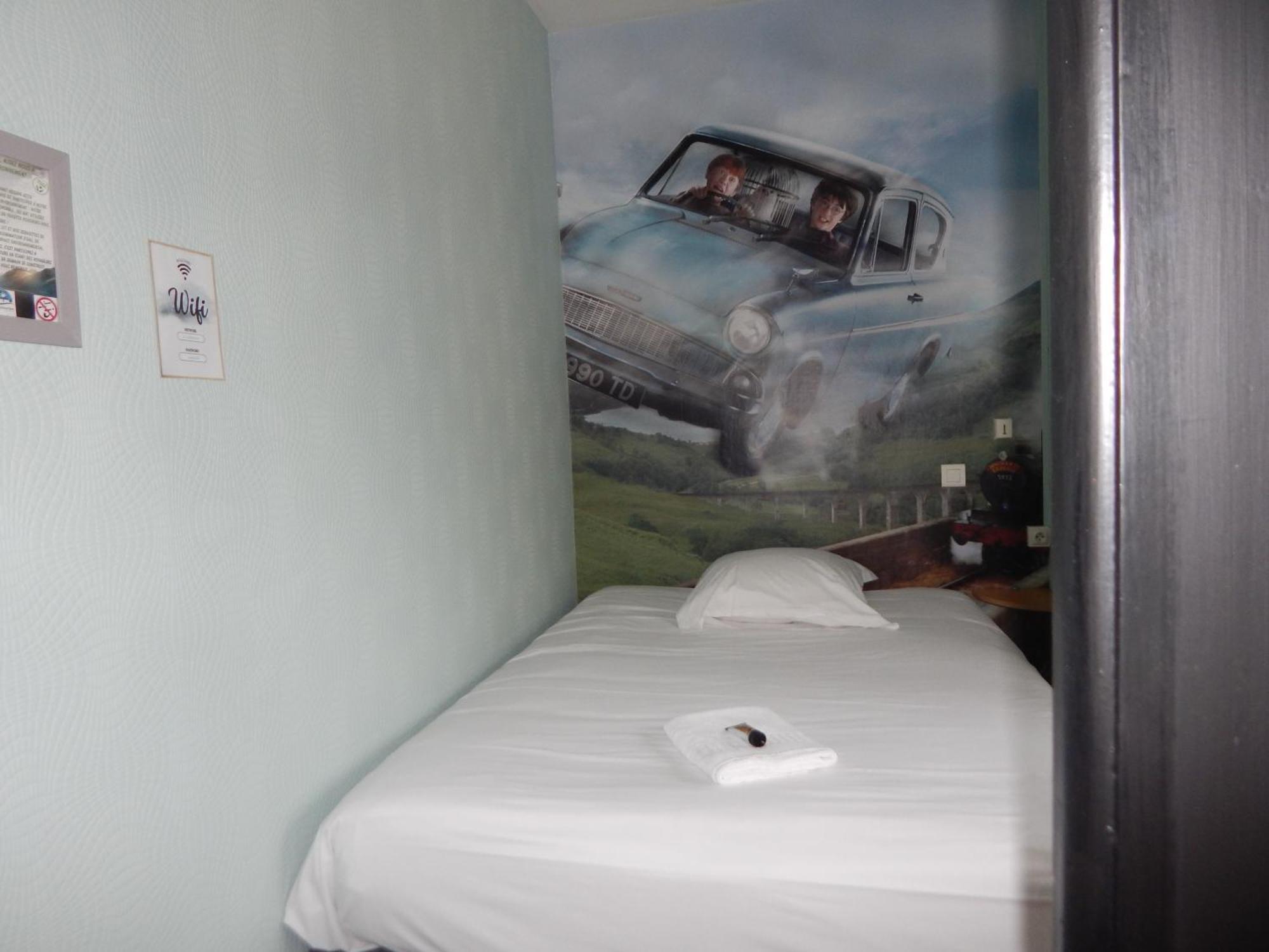 Hotel Angelys Ploermel Bagian luar foto