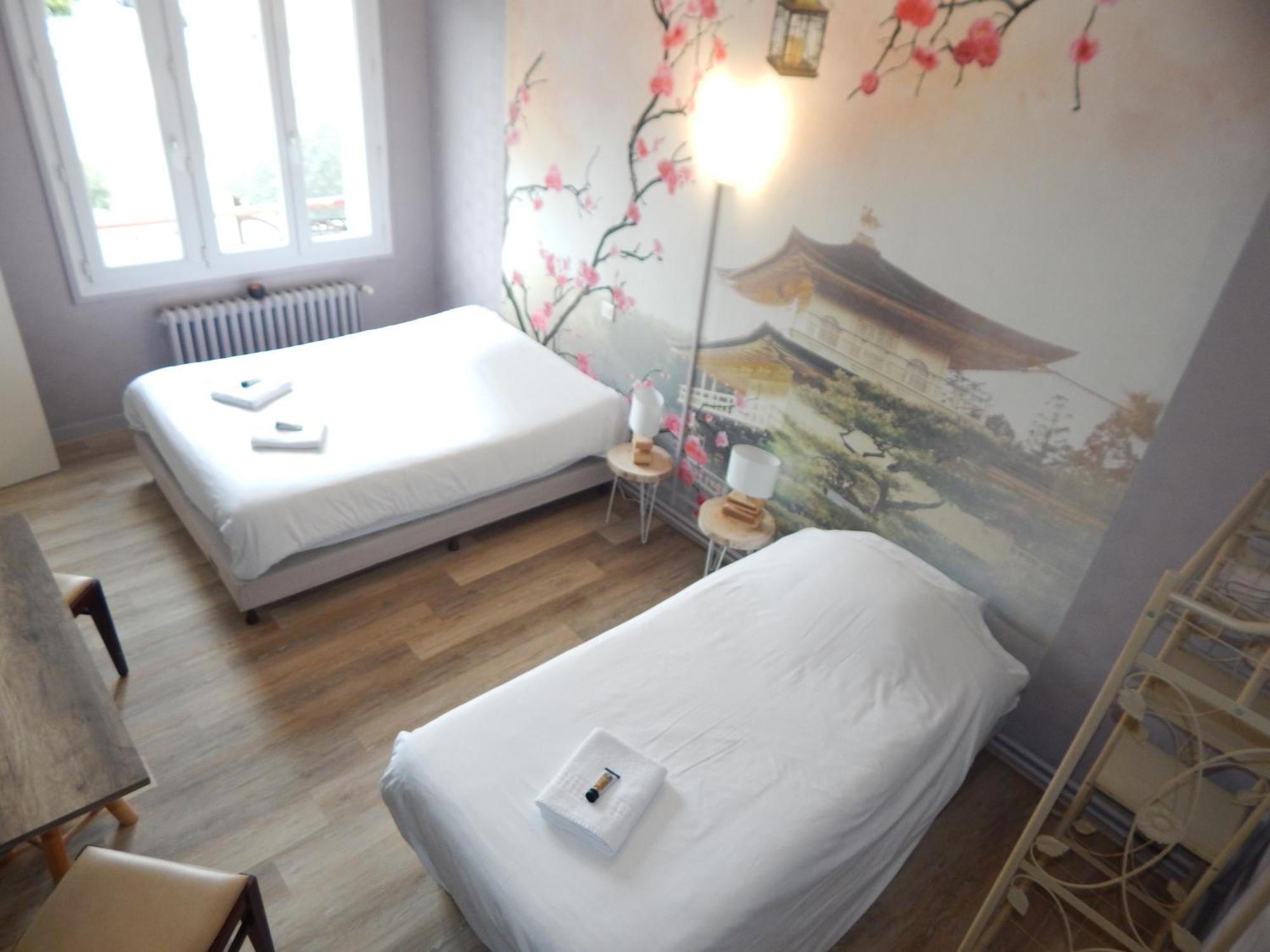 Hotel Angelys Ploermel Bagian luar foto