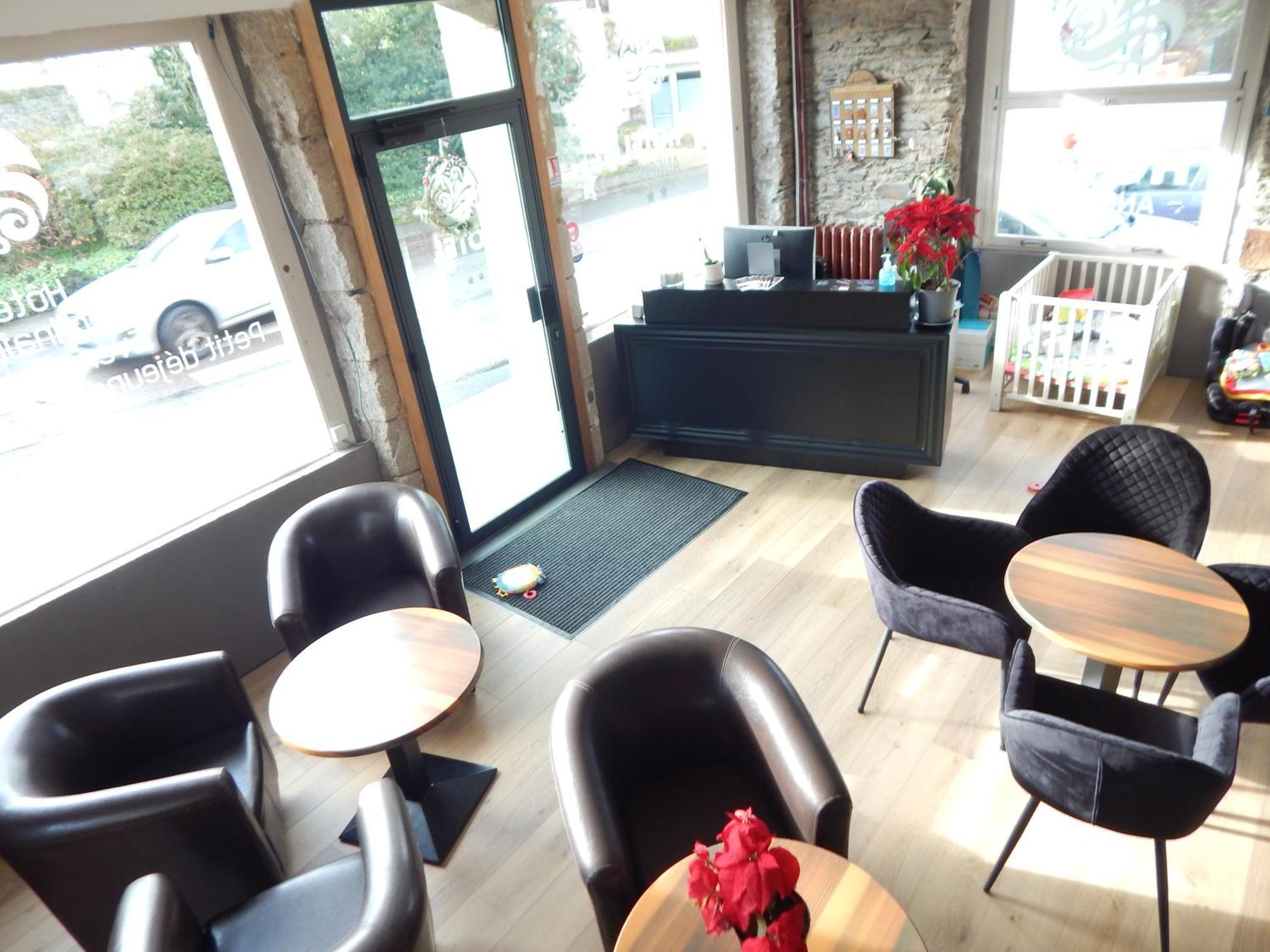 Hotel Angelys Ploermel Bagian luar foto