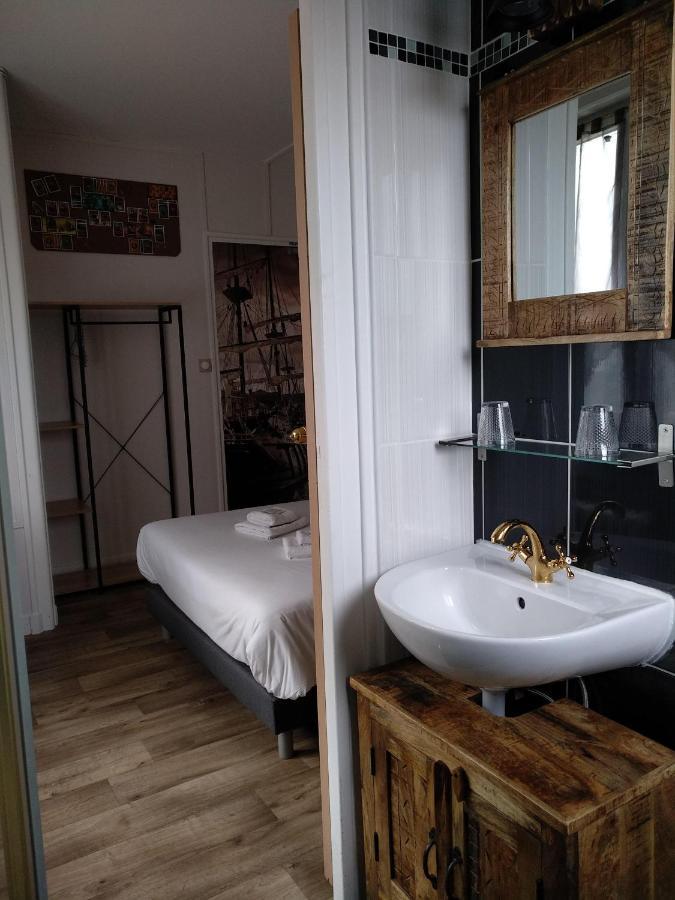 Hotel Angelys Ploermel Bagian luar foto