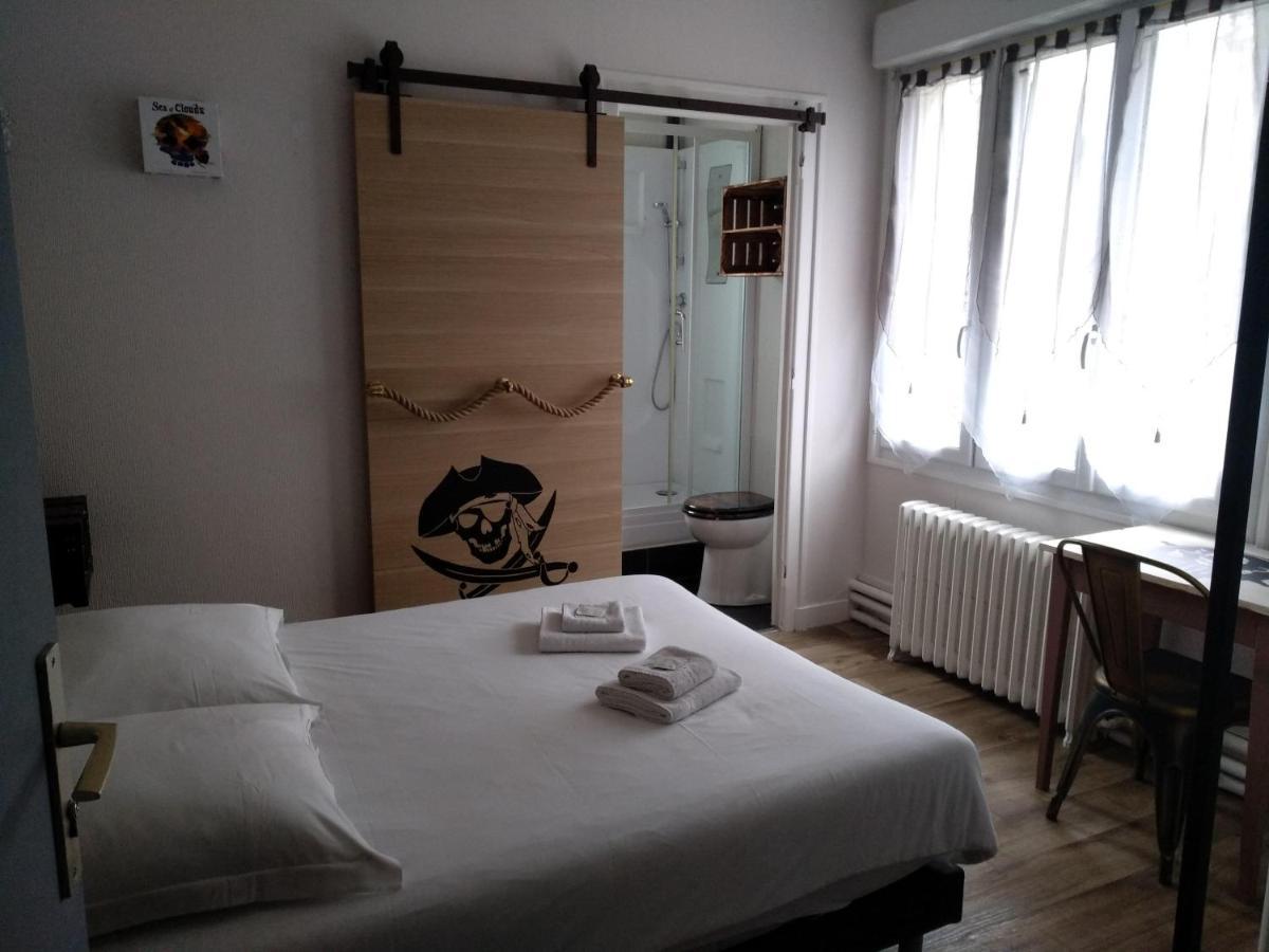 Hotel Angelys Ploermel Bagian luar foto